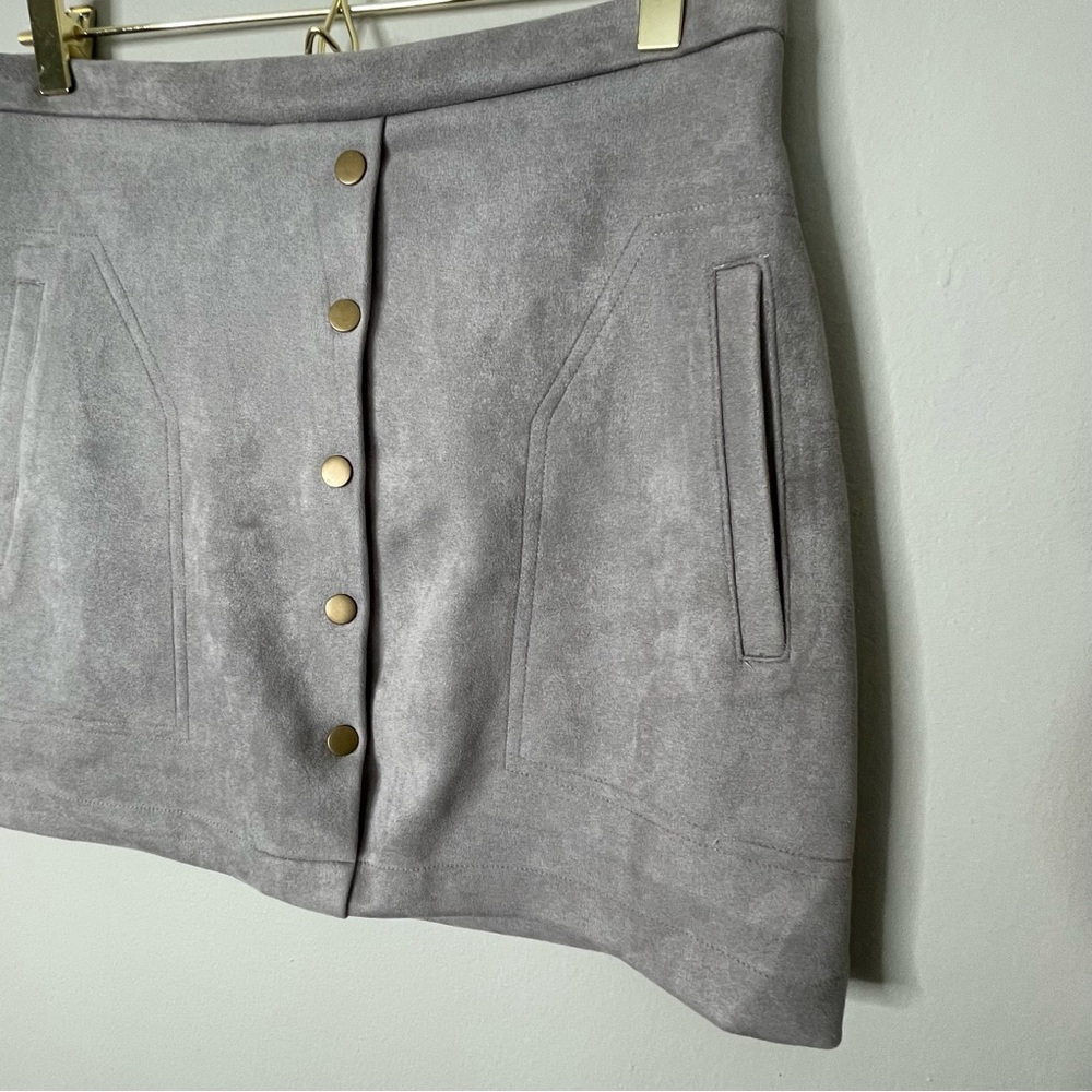 Hyfve Gray Button Front Suede High Waist A-Line Mini Skirt with Pockets / Large - Picture 5 of 9